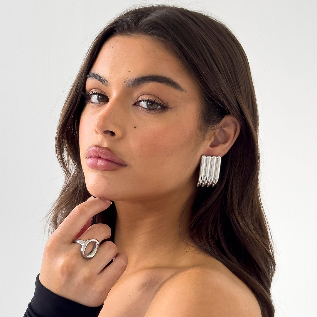 Long Ribbed Earrings Silver
