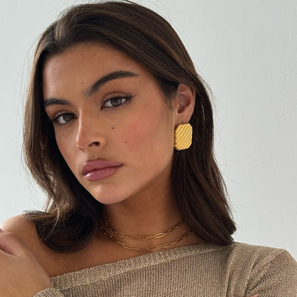 Ribbed Earrings Gold