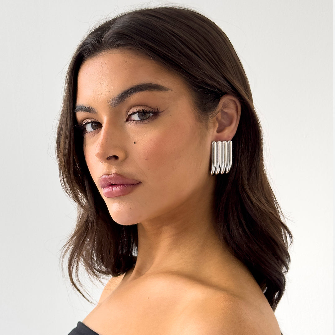 Long Ribbed Earrings Silver