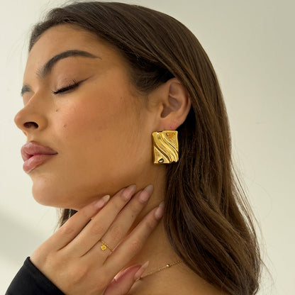Textured Cube Earrings Gold
