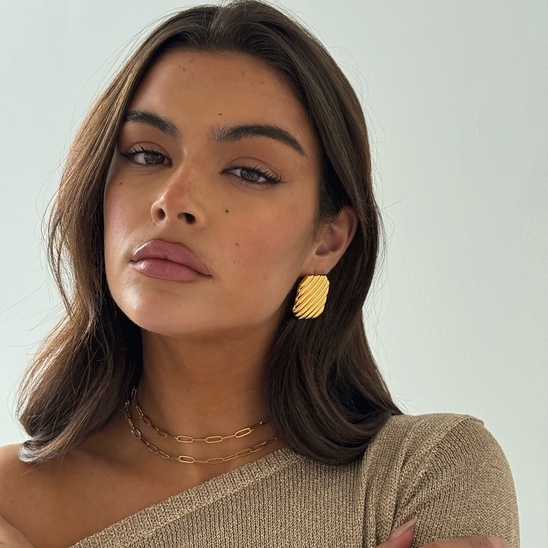 Ribbed Earrings Gold