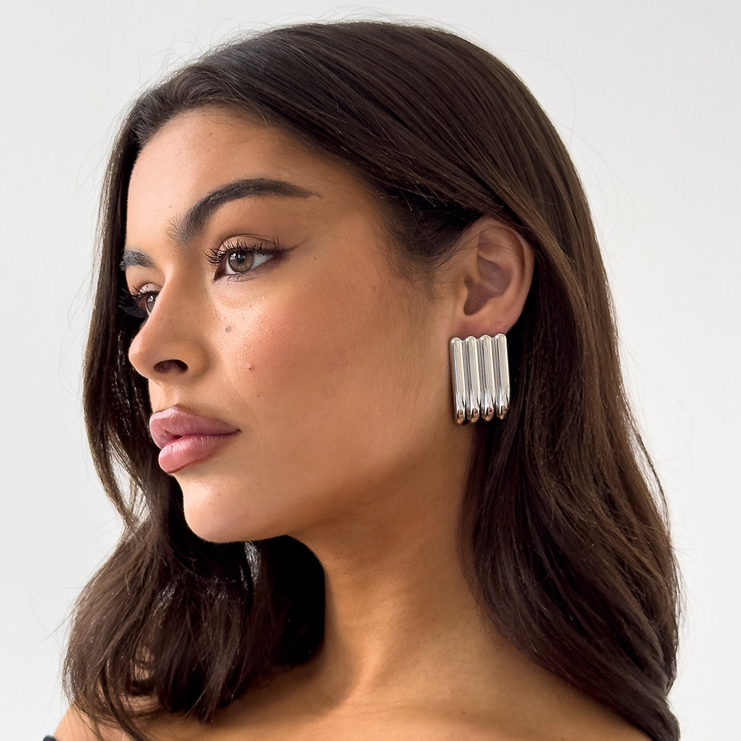 Long Ribbed Earrings Silver