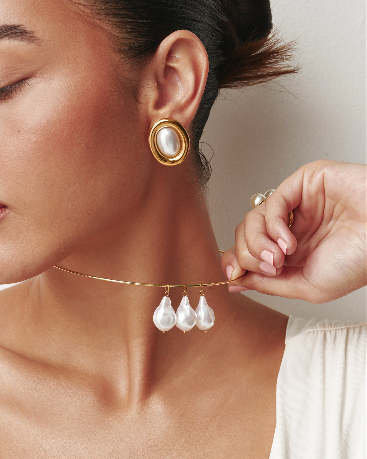 Pearl Drop Collar Necklace