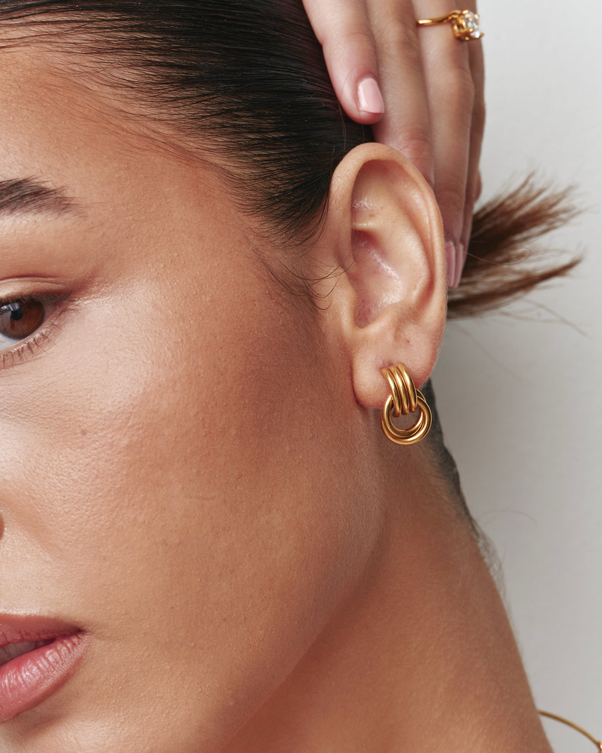 Mini Knot Earrings Gold