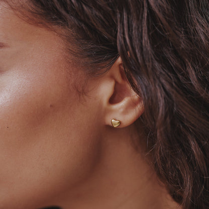 Mini Heart Stud Earrings - Gold